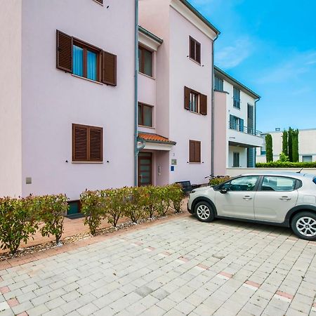 Apartments And Rooms Camaiore Ровинь Экстерьер фото