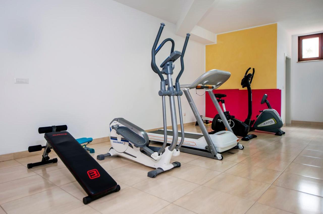 Apartments And Rooms Camaiore Ровинь Экстерьер фото