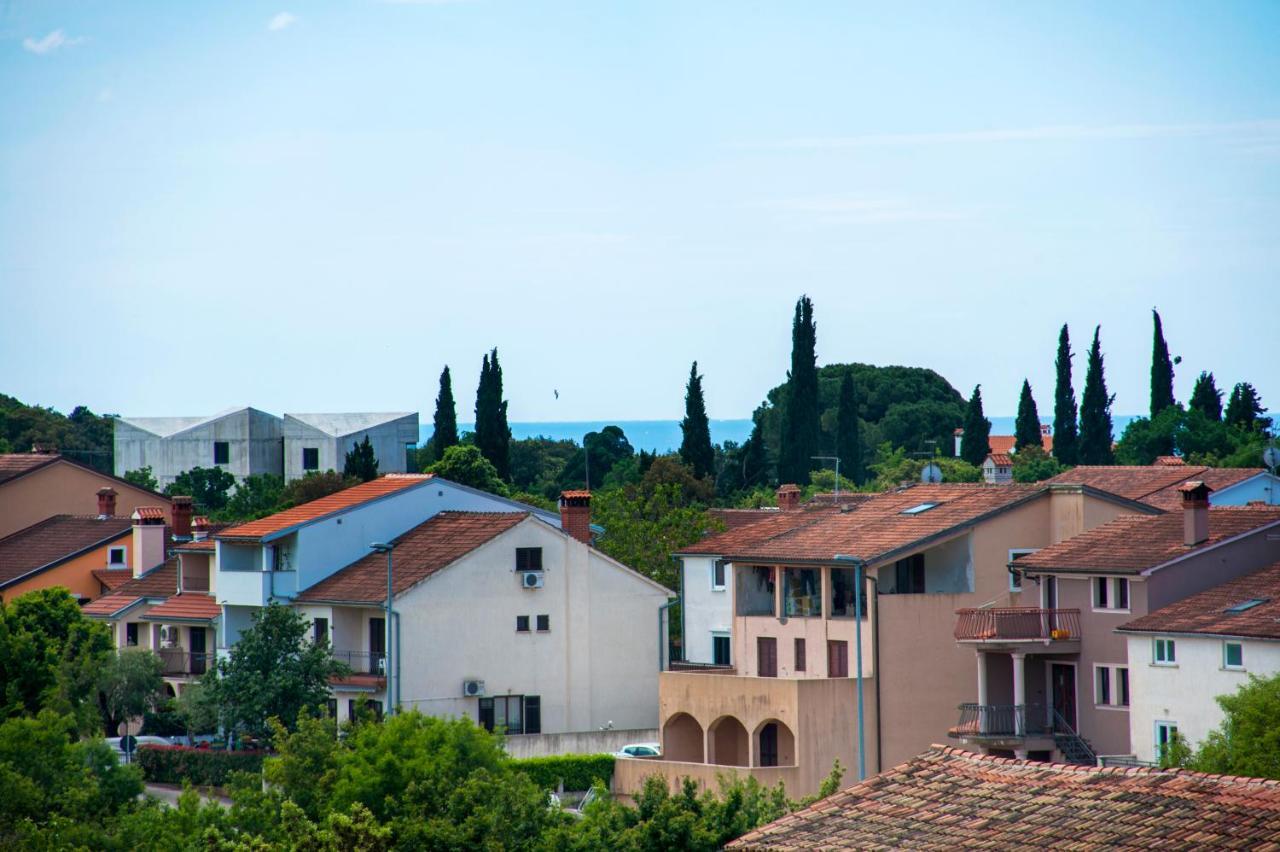 Apartments And Rooms Camaiore Ровинь Экстерьер фото