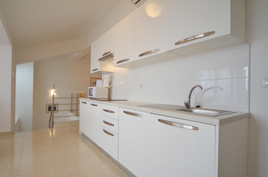 Apartments And Rooms Camaiore Ровинь Экстерьер фото